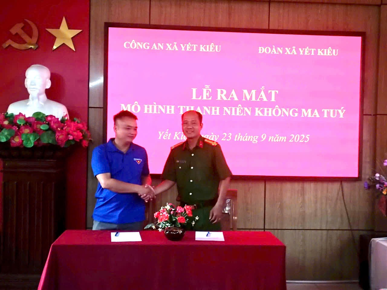 Công an xã Yết Kiêu phối hợp với Đoàn thanh niên xã ra mắt mô hình 